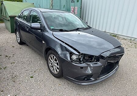 Mitsubishi Lancer Sportback WhatsApp 017670842236