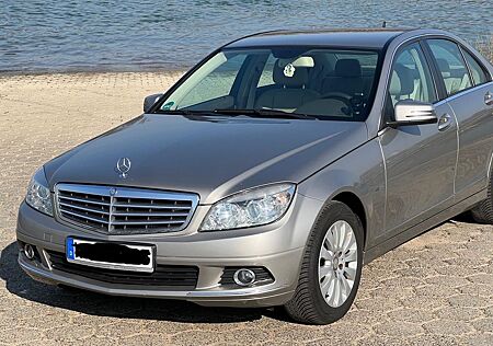 Mercedes-Benz C 180 CGI BlueEFFICIENCY ELEGANCE Autom. ELE...