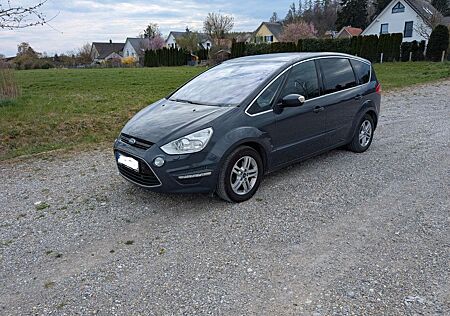 Ford S-Max Titanium Xenon Navi Pano Sound TÜV 01/2027