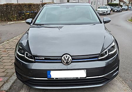 VW Golf Volkswagen 1.5 TSI ACT 96kW Sound BlueMotion