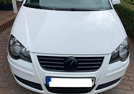 VW Polo Volkswagen 1.2 Benzin mit PDC-Sensoren Hinten