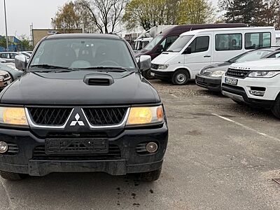 Mitsubishi Pajero Sport 2.5 TD+ Instyle