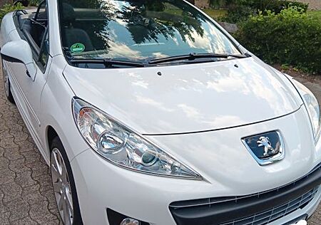 Peugeot 207 CC - Bj. 4-2014 - Diesel - Topp Fahrzeug