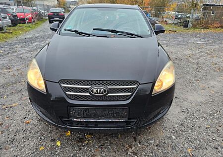 Kia ANDERE Ceed Basis