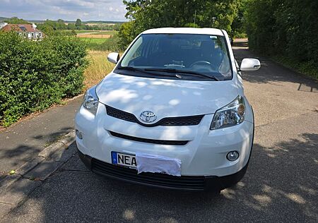 Toyota Urban Cruiser 1,4-l-D-4D 4x4 -