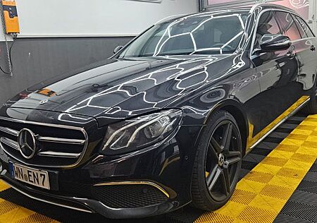 Mercedes-Benz E 220 d T Autom. -