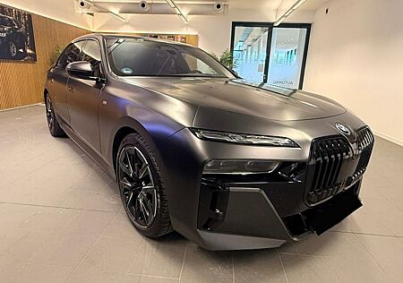 BMW i7 xDrive 60M schwarz matt | Vollausstattung