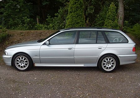BMW 520i A Exclusive touring
