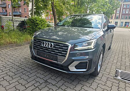 Audi Q2 35 TDI quattro sport,Hedup,Leder,LED,DSG