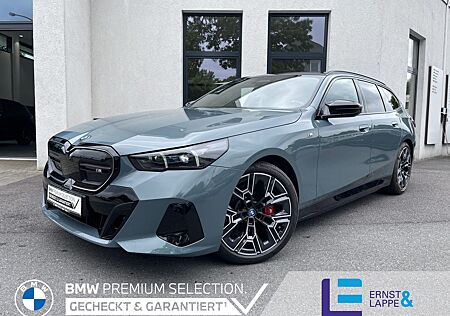 BMW i5 M60 xDrive M Sport Pro // AHK Pano Autobahnas