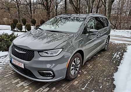 Chrysler Pacifica Hybrid Plug- IN