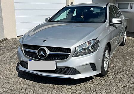 Mercedes-Benz A 180 d -