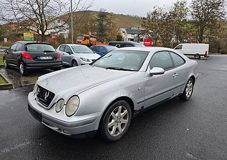 Mercedes-Benz CLK 200 Tüv Klimatr Alu 2xFuZv el.Fh Tempom Sihz