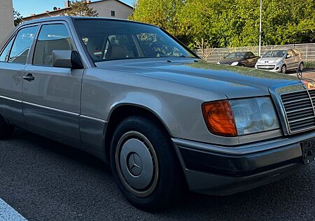 Mercedes-Benz 200 W124 *Oldtimer, Automatik*