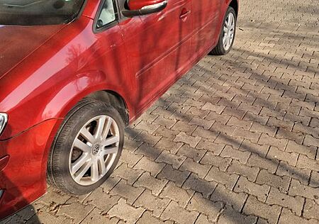 VW Touran Volkswagen 1.4 TSI 103kW -