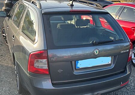 Skoda Octavia 2.0 TDI DPF DSG Elegance Combi Elegance