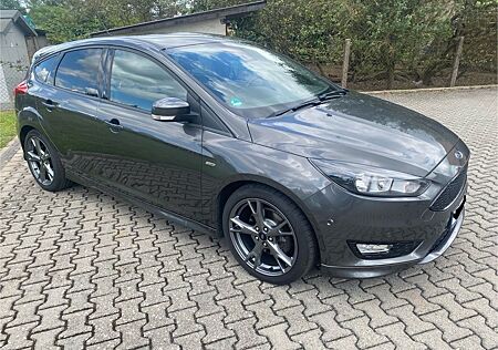 Ford Focus 1,5 EcoBoost 110kW ST-Line, Kamera, Navi