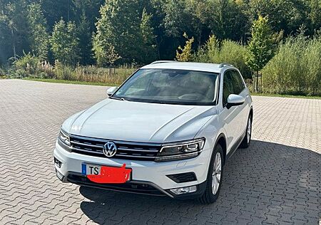 VW Tiguan Volkswagen 2.0 TDI SCR 176kW DSG 4MOTION Highlin...