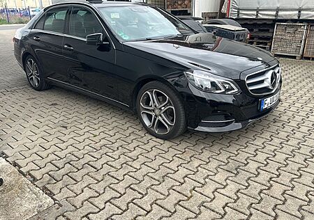 Mercedes-Benz E 220 BlueTEC BE Edition ELEGANCE Autom. Edi...