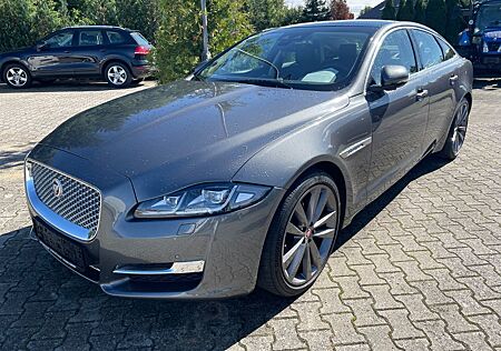 Jaguar XJ Luxury