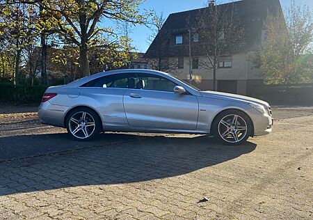Mercedes-Benz E 350 Coupé CDI BlueEFFICIENCY ELEGANC...