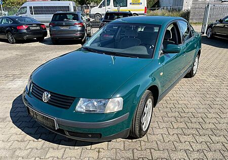 VW Passat Volkswagen 1.6 Comfor./ 1.Hand / Scheckheftgepflegt