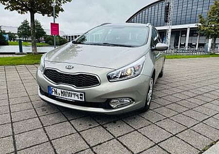 Kia Cee'd Sportswagon 1.6 GDI Vision Sportswagon...