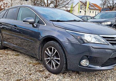 Toyota Avensis Combi 2,0-l-D-4D Edition