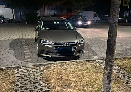 Audi A3 2.0 TDI S tronic quatt. Ambiente Sportb. ...