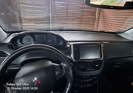 Peugeot 2008 Allure BlueHDi 120 STOP & START