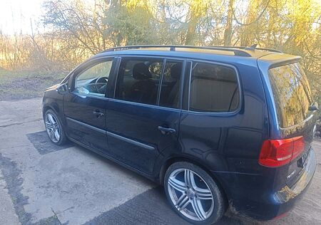 VW Touran Volkswagen 1.6 TDI DPF Trendline Trendline