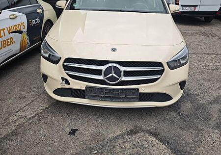 Mercedes-Benz B 180 d DCT -
