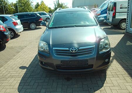 Toyota Avensis Kombi 1.8 Travel