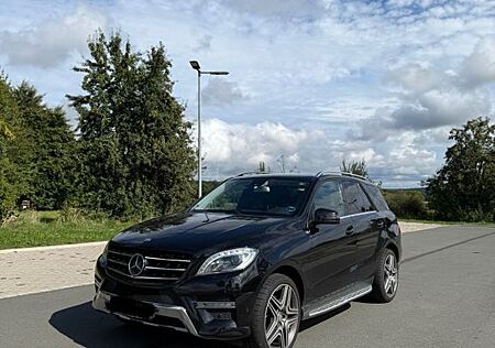 Mercedes-Benz ML 350 BlueTEC 4MATIC - AMG Paket