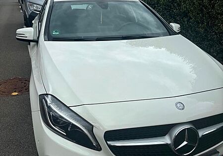 Mercedes-Benz A 160 SCORE!