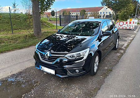 Renault Megane IV Limited Deluxe TCe 115 GPF Black