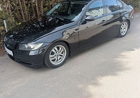 BMW 320i E90