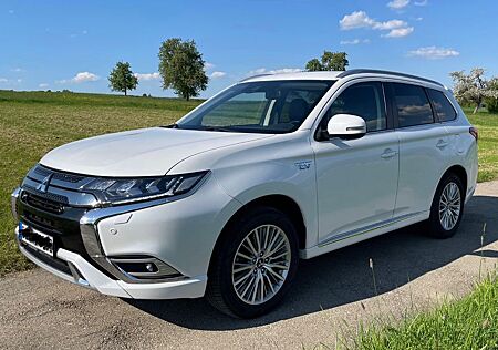 Mitsubishi Plug in Hybrid Outlander Plug-in Hybrid Outlander 2.4 MIVEC PLUG-IN H...