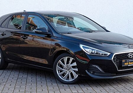 Hyundai i30 Passion +|1.Hand|SHZ|Kamera|PDC|CarPlay|LHZ|
