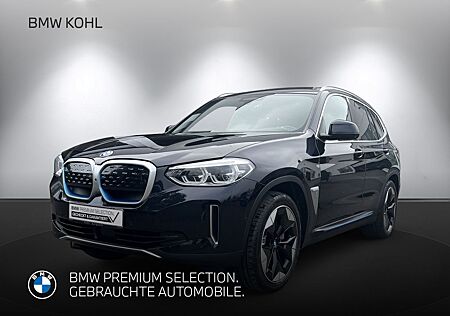 BMW iX3 Impressive Gestiksteuerung Parking Assistant