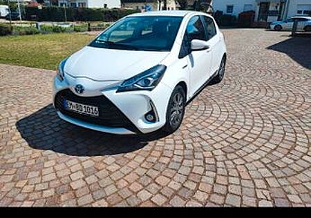 Toyota Yaris 1,33-l-Dual-VVT-i CVT Edition-S Edition-S
