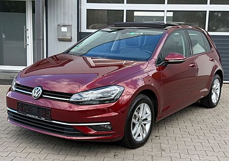 VW Golf Volkswagen VII Lim.*ACC * LED * Pano * Kamera *1.Hand*