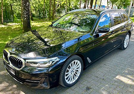 BMW 520d FACELIFT*ACC*LED*NAVI*KAMERA*LIVE-COCKPIT