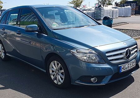 Mercedes-Benz B 180 CDI DCT -Voll Leder/Rückfahrkamera