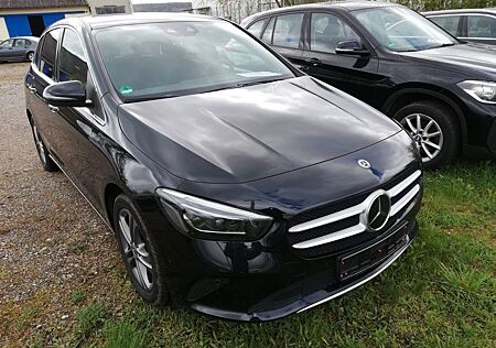 Mercedes-Benz B 220 4MATIC DCT -