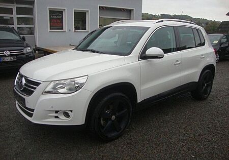 VW Tiguan Volkswagen 2.0 TDI Automatik 4MOTION *LEDER*NAVI*