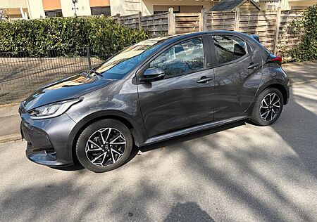 Toyota Yaris 1.5 l Hybrid 1. Hand Nichtraucherfahrzeug