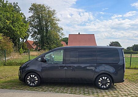 Hyundai Staria Signature "Standheizung" 7-Sitzer 4WD ..