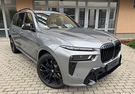 BMW X7 M60 Bowers & Wilkins / Carbon interior