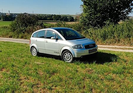 Audi A2 1.4TDI -SHZ Pano AHK Klima Zahnriemen TÜV NEU